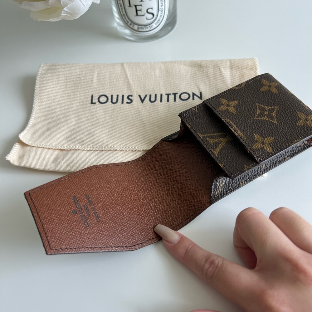 New Louis Vuitton Monogram case 🤎 - Picture 4 of 7